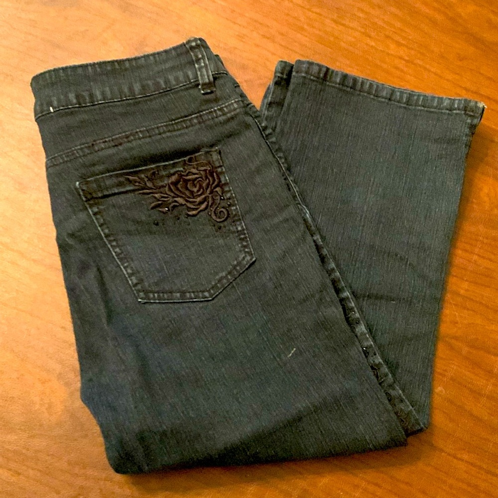 Black denim capri jeans with roses and beading design size 10.
